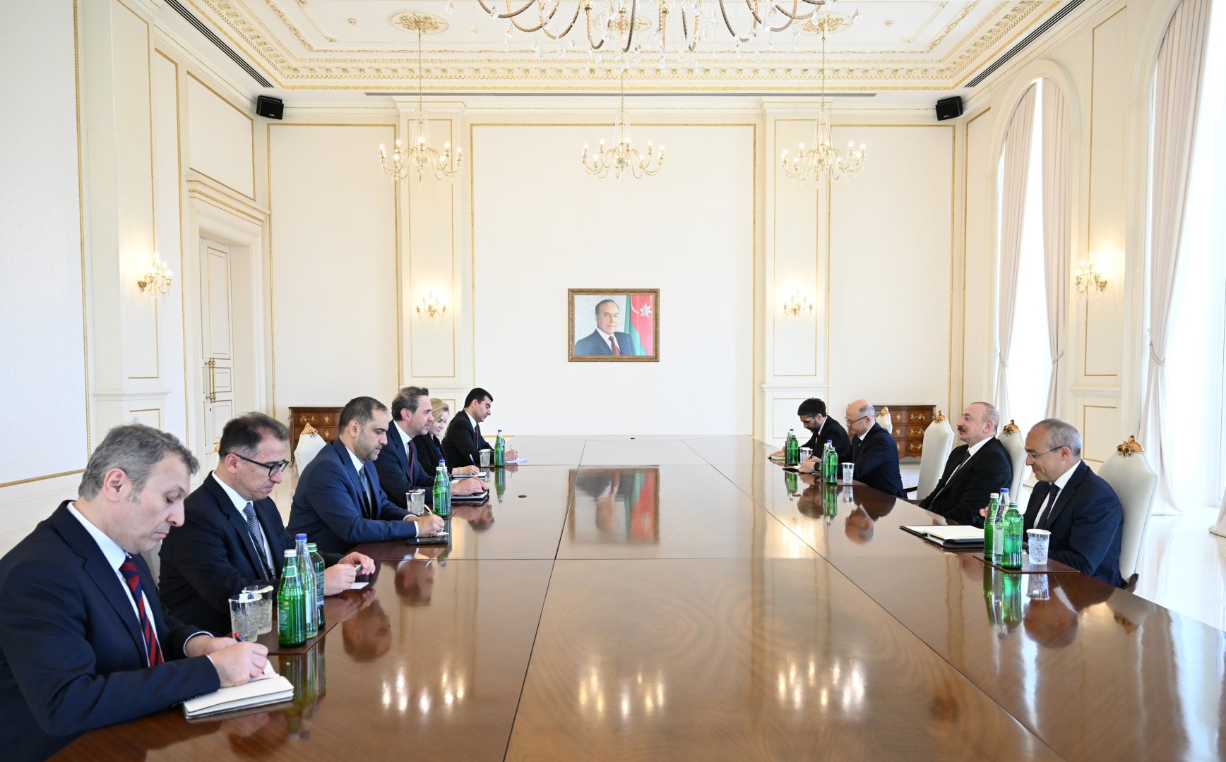 President Ilham Aliyev receives Turkish Minister of Energy and Natural Resources (PHOTO/VIDEO)