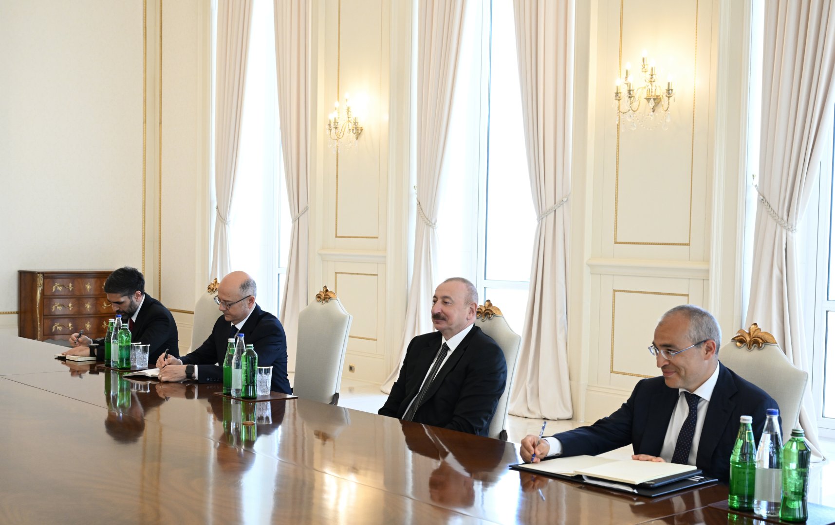 President Ilham Aliyev receives Turkish Minister of Energy and Natural Resources (PHOTO/VIDEO)