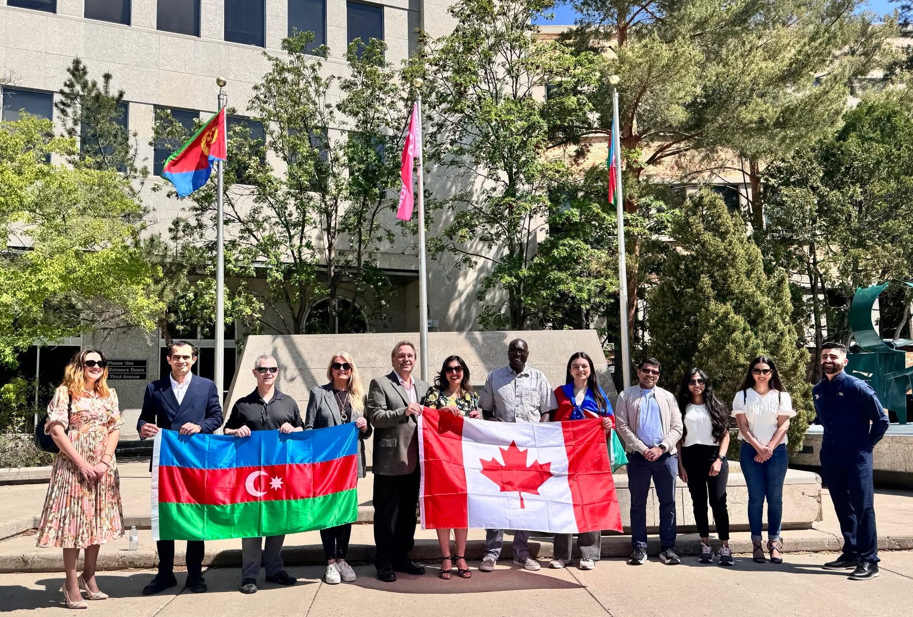 Azerbaijani flag flutters brightly over Canada's Saskatoon on Independence Day (PHOTO)