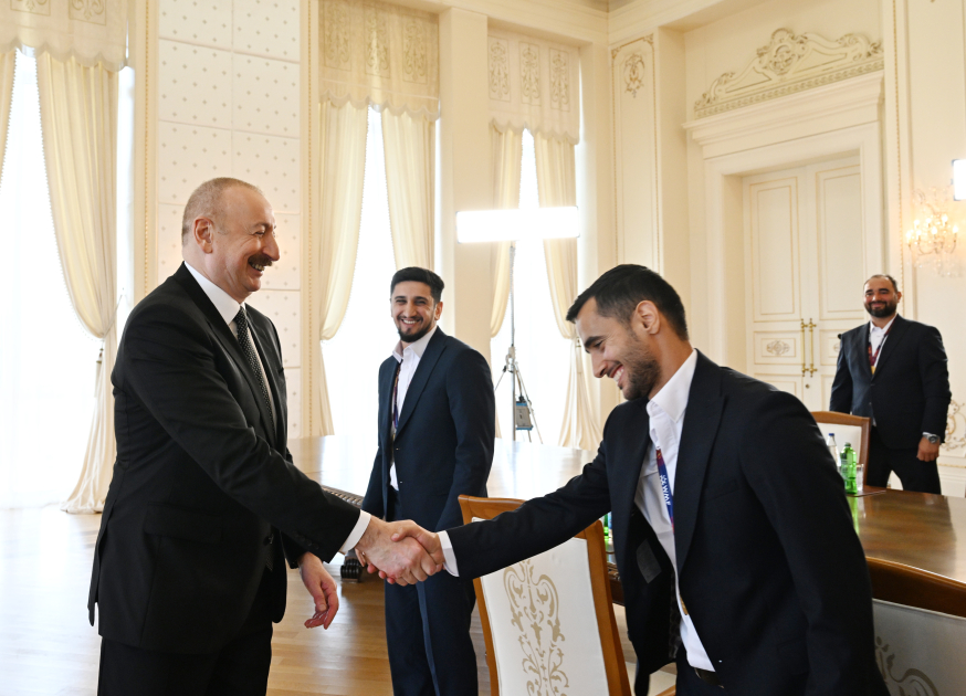 President Ilham Aliyev receives members of Azerbaijan national team, winners of minifootball World Cup (PHOTO/VIDEO)