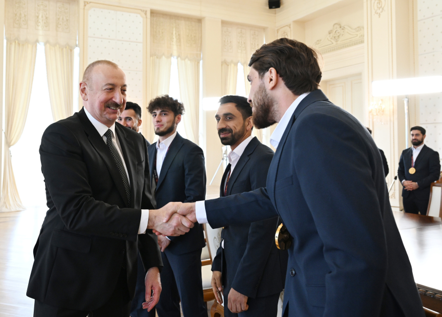 President Ilham Aliyev receives members of Azerbaijan national team, winners of minifootball World Cup (PHOTO/VIDEO)