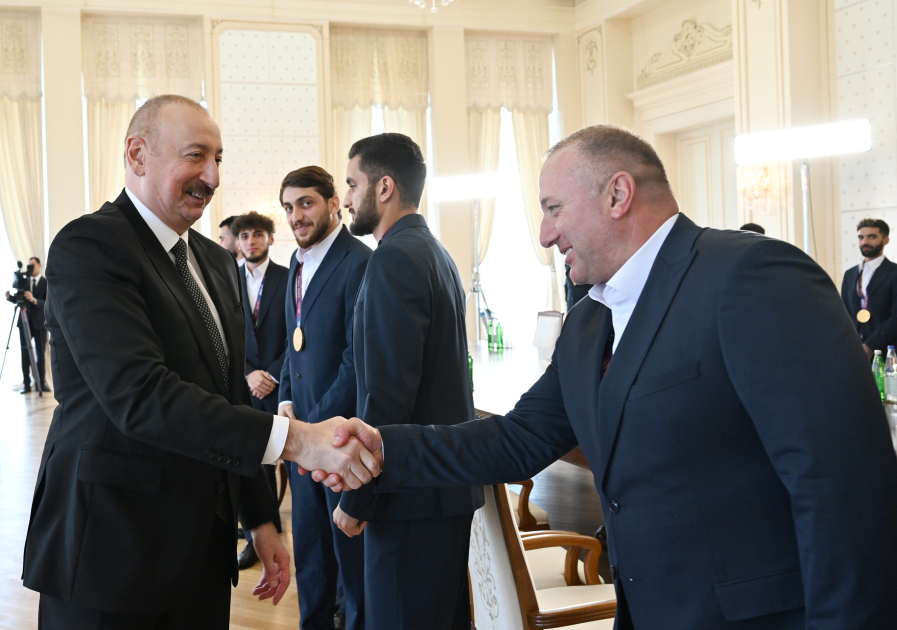 President Ilham Aliyev receives members of Azerbaijan national team, winners of minifootball World Cup (PHOTO/VIDEO)
