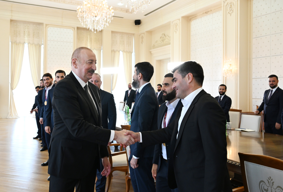 President Ilham Aliyev receives members of Azerbaijan national team, winners of minifootball World Cup (PHOTO/VIDEO)