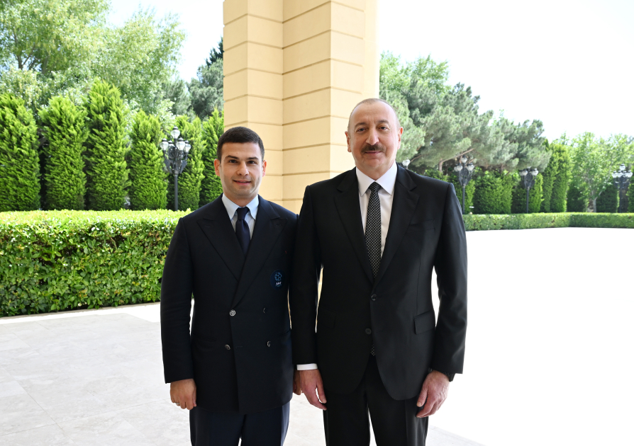 President Ilham Aliyev receives members of Azerbaijan national team, winners of minifootball World Cup (PHOTO/VIDEO)