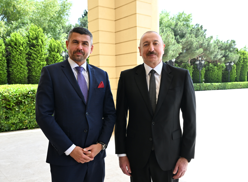 President Ilham Aliyev receives members of Azerbaijan national team, winners of minifootball World Cup (PHOTO/VIDEO)