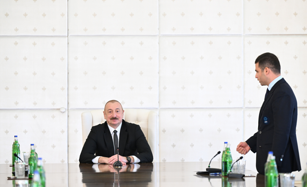 President Ilham Aliyev receives members of Azerbaijan national team, winners of minifootball World Cup (PHOTO/VIDEO)