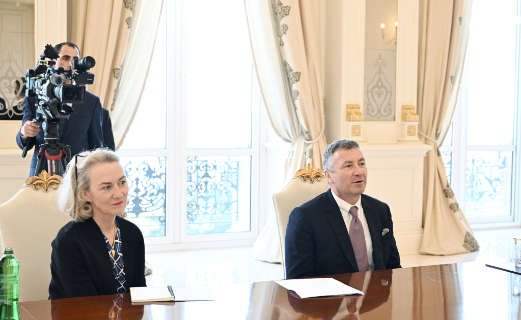 President Ilham Aliyev receives Vice President of ExxonMobil (PHOTO/VIDEO)