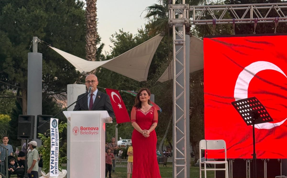 Türkiye's Izmir shines with vivid Azerbaijani culture at Independence Day concert (PHOTO)