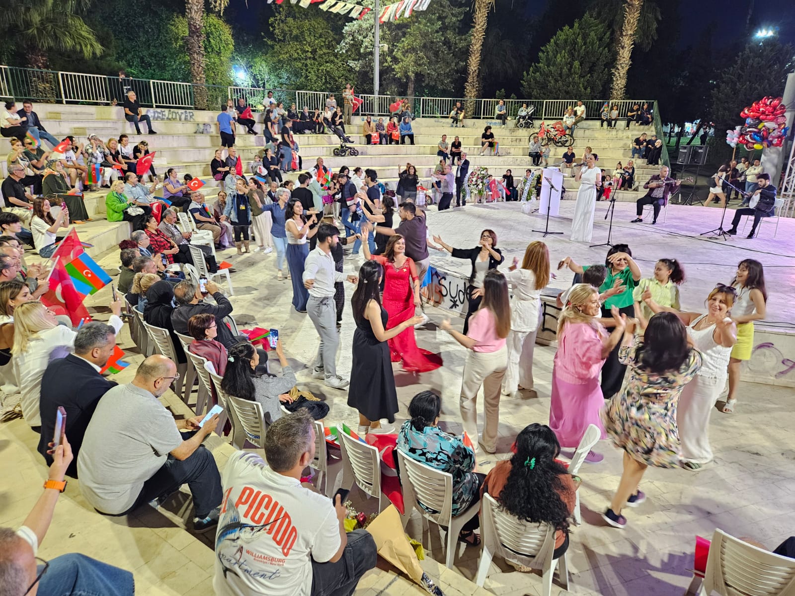 Türkiye's Izmir shines with vivid Azerbaijani culture at Independence Day concert (PHOTO)