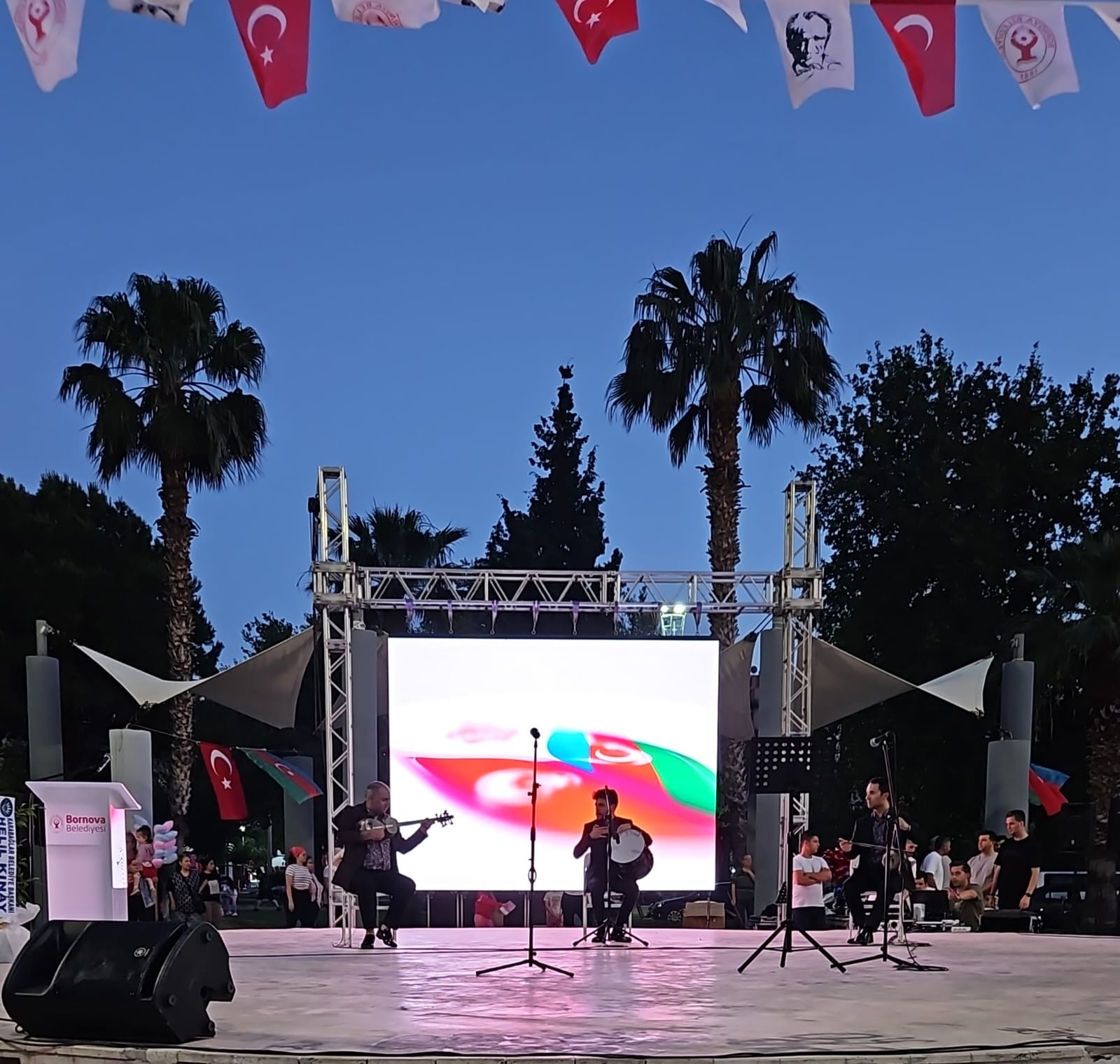 Türkiye's Izmir shines with vivid Azerbaijani culture at Independence Day concert (PHOTO)