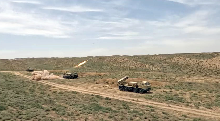 Azerbaijan executes live-fire exercises with rocket-artillery batteries