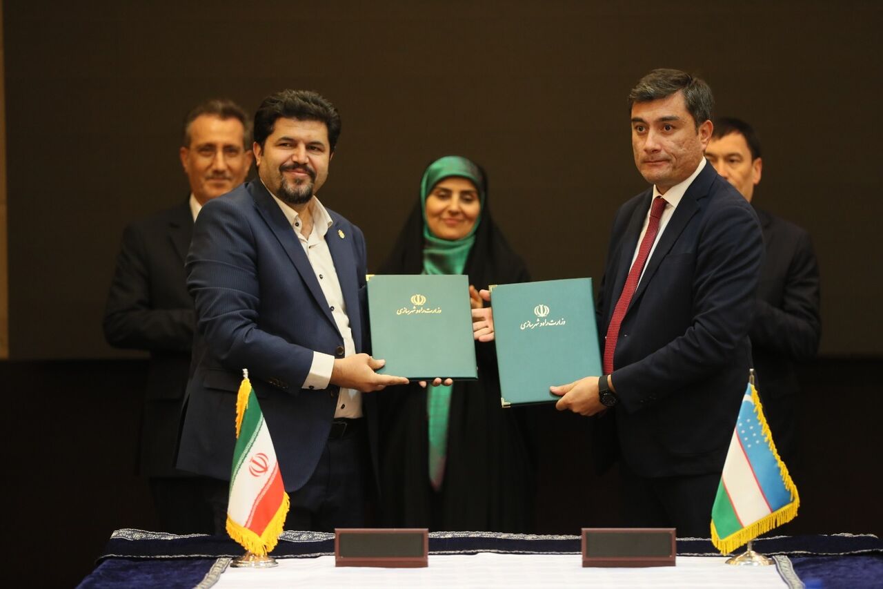 Iran and Uzbekistan seal deal to enhance transit and trade links