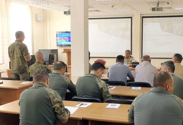 Azerbaijan holds joint drills with NATO’s mobile training team (PHOTO)