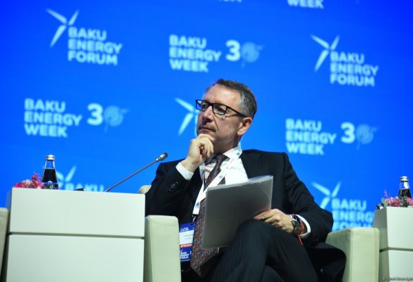 Hungarian energy giant senior talks up long-term agreement with SOCAR