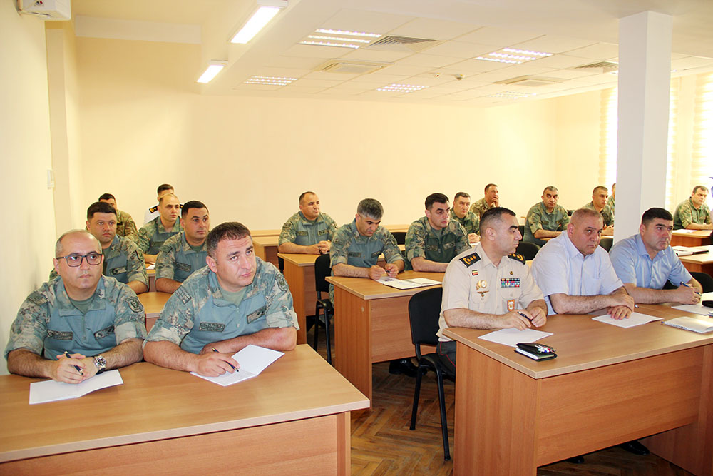 Azerbaijan holds joint drills with NATO’s mobile training team (PHOTO)