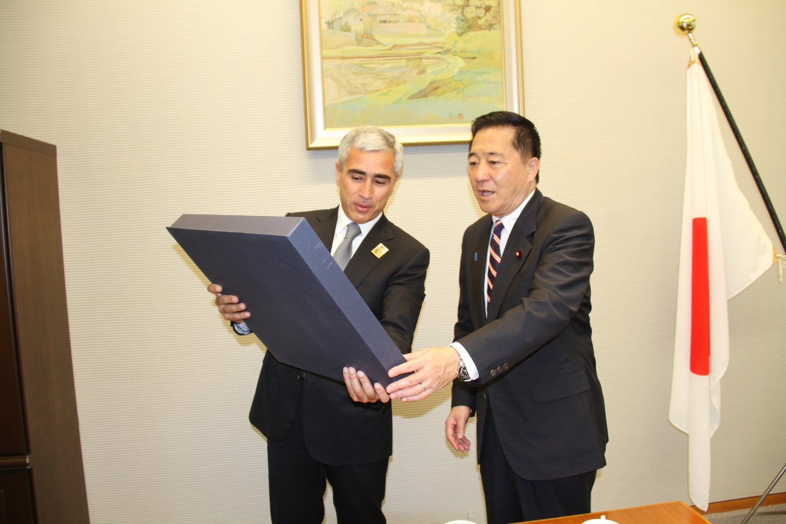 Assistant to President of Azerbaijan Anar Alakbarov meets with Advisor to Japan PM (PHOTO)