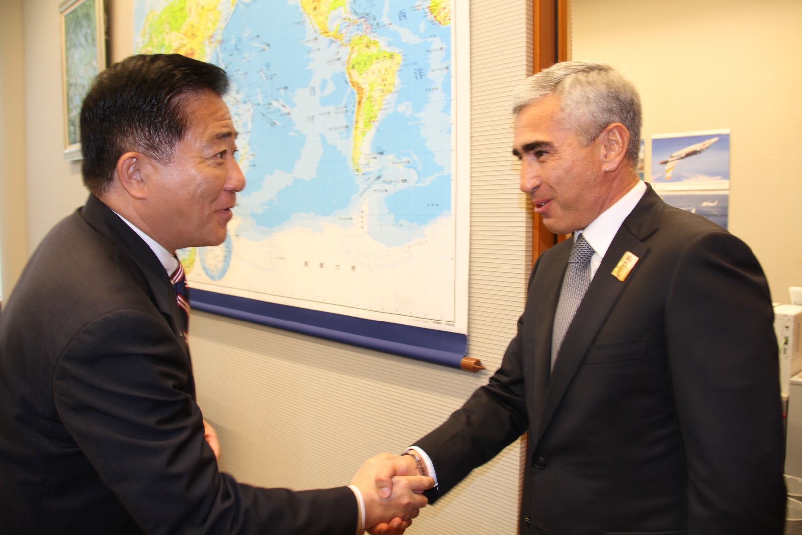 Assistant to President of Azerbaijan Anar Alakbarov meets with Advisor to Japan PM (PHOTO)