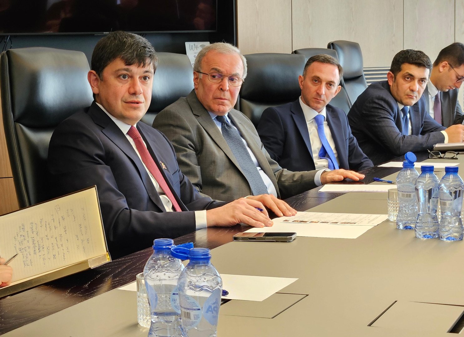 Azerbaijani Committee Chair meets with diaspora leaders in Belgium (PHOTO)