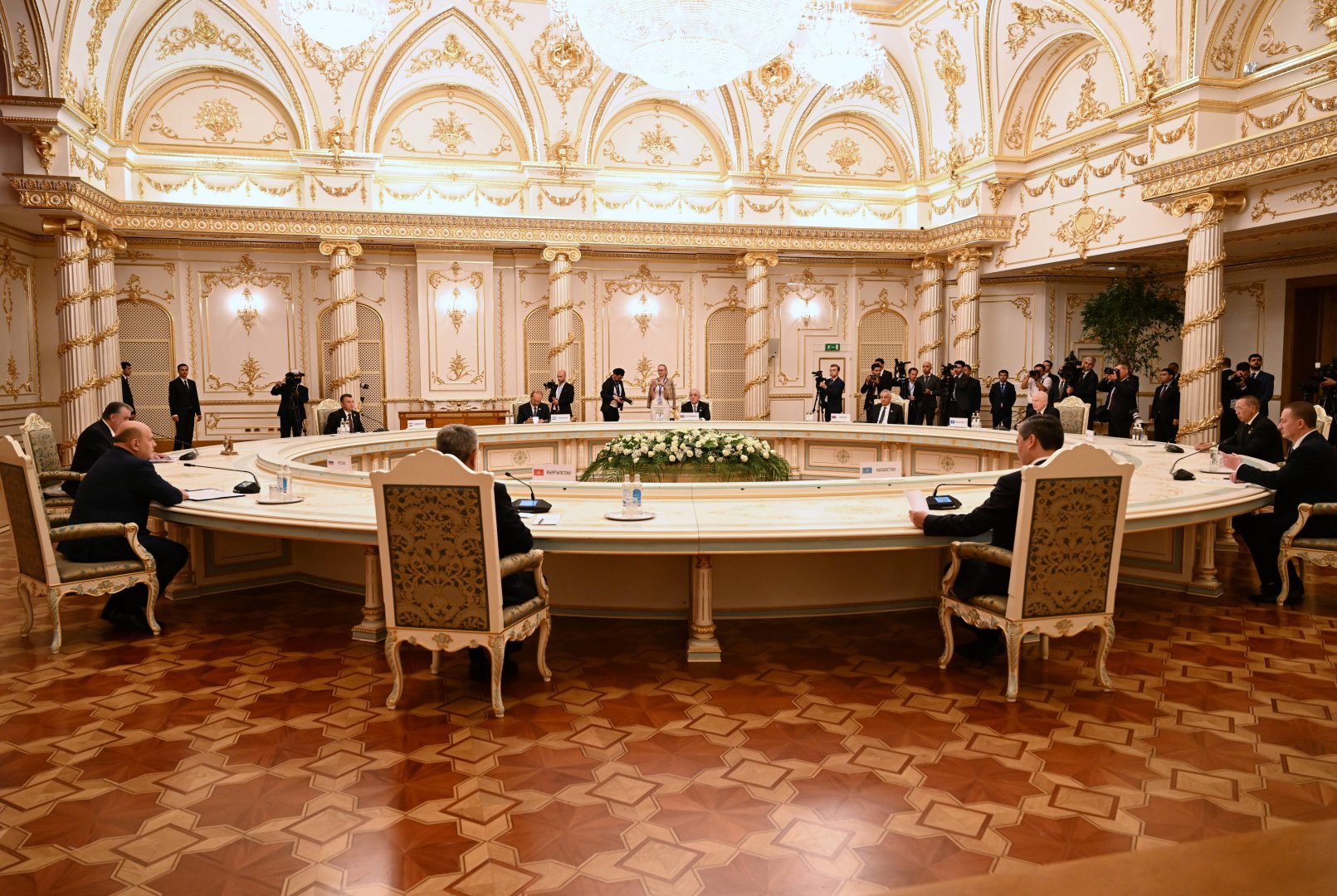 Azerbaijani PM engages in high-level CIS talks with Tajikistan’s President (PHOTO)