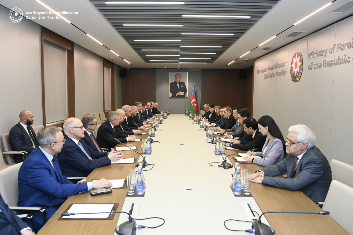 Azerbaijan, Russia discuss regional and international security issues