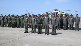 Defense Ministry's leadership meets with military personnel during the holiday (PHOTO)