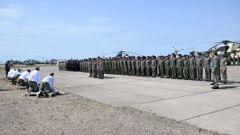Defense Ministry's leadership meets with military personnel during the holiday (PHOTO)