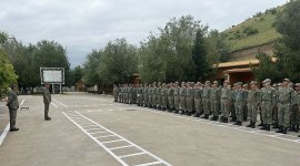 Defense Ministry's leadership meets with military personnel during the holiday (PHOTO)
