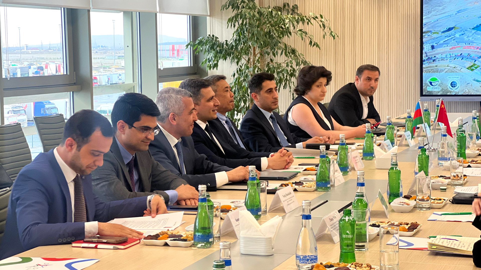 Chinese delegation familiarizes itself with multimodal capabilities of Baku port (PHOTO)