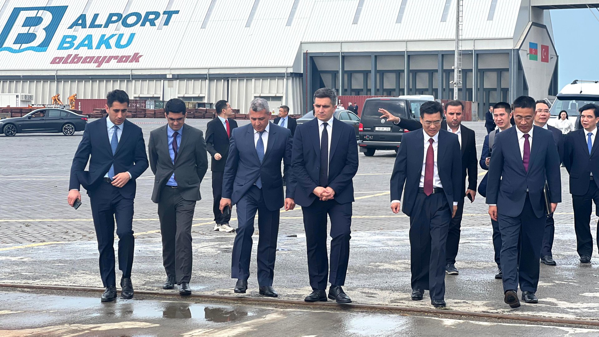 Chinese delegation familiarizes itself with multimodal capabilities of Baku port (PHOTO)