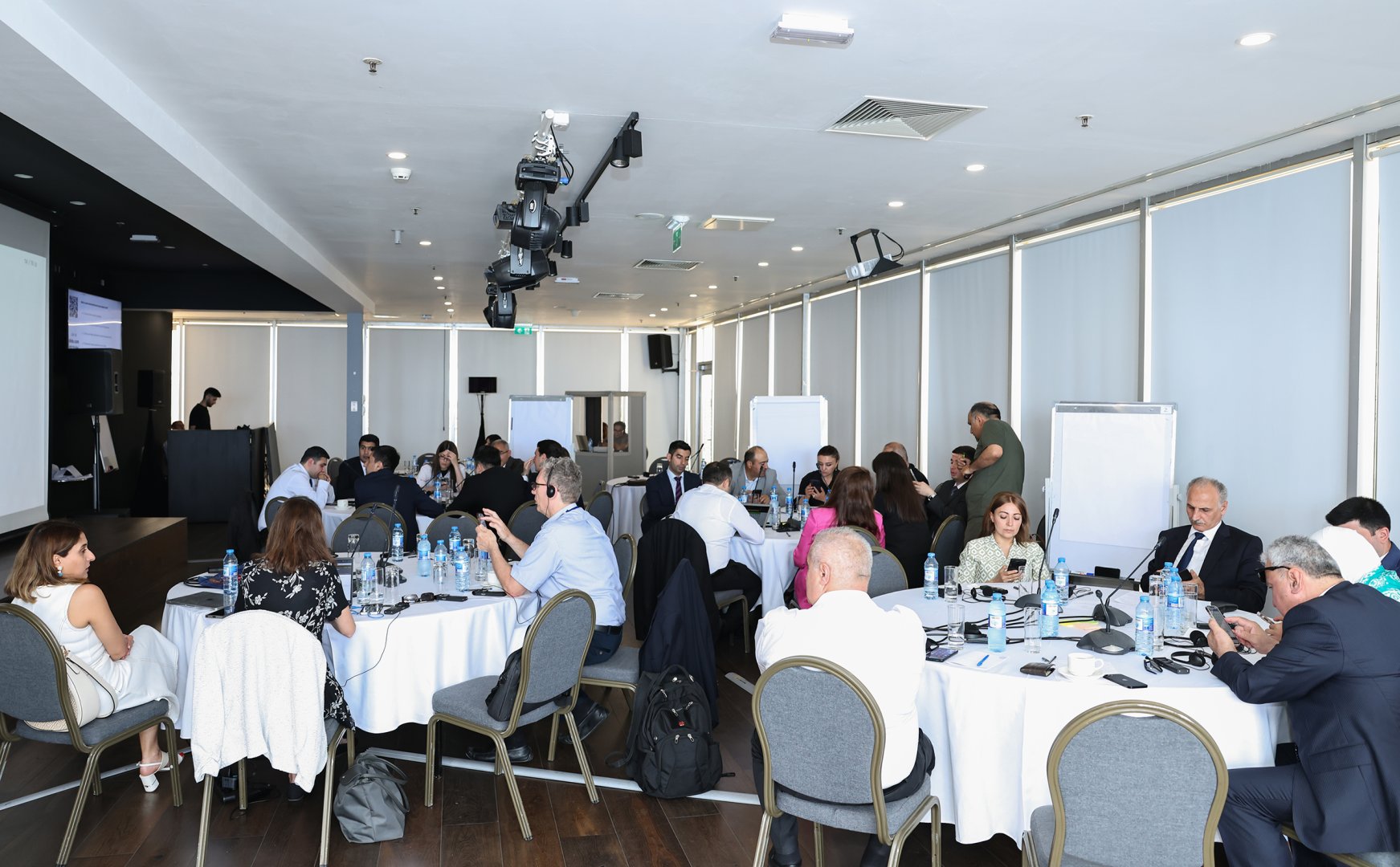 Azerbaijani public sector officials complete training on outcome-focused budgeting (PHOTO)