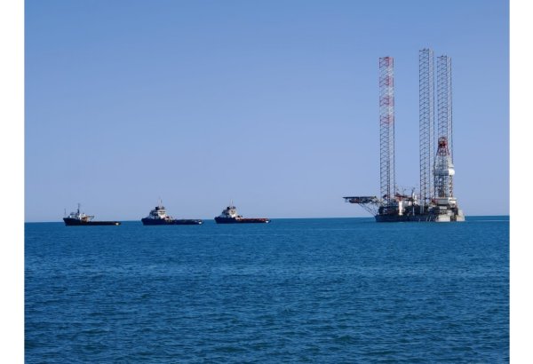 Azerbaijan successfully wraps up "Neptun" rig's towing operation