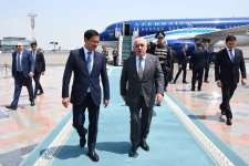 Azerbaijan's prime minister makes official visit to Uzbekistan (PHOTO)