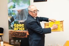 Initiated by VP of Heydar Aliyev Foundation, Leyla Aliyeva, training phase of “Young beekeeper” project concludes in Khizi district (PHOTO)