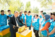 Initiated by VP of Heydar Aliyev Foundation, Leyla Aliyeva, training phase of “Young beekeeper” project concludes in Khizi district (PHOTO)