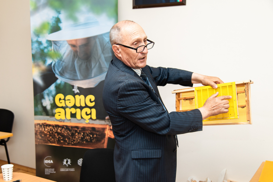 Initiated by VP of Heydar Aliyev Foundation, Leyla Aliyeva, training phase of “Young beekeeper” project concludes in Khizi district (PHOTO)