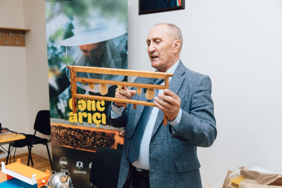 Initiated by VP of Heydar Aliyev Foundation, Leyla Aliyeva, training phase of “Young beekeeper” project concludes in Khizi district (PHOTO)