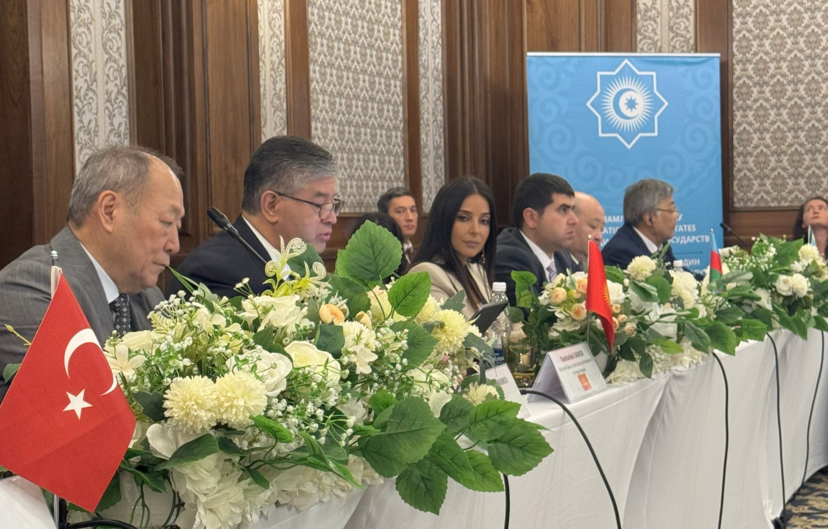 Kyrgyzstan hosts round table on peace, labor, and unity among Turkic nations (PHOTO)