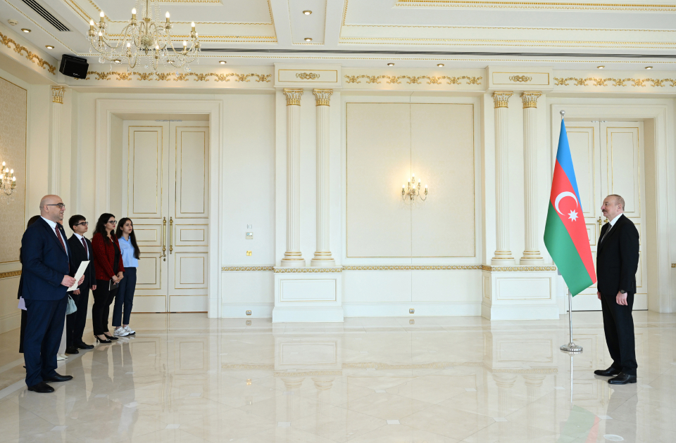 President Ilham Aliyev accepts credentials of newly appointed ambassador of Palestine to Azerbaijan (PHOTO)