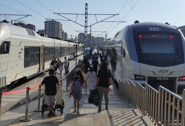 Azerbaijan sees shift in railway freight and passenger transport volumes in 5M2025