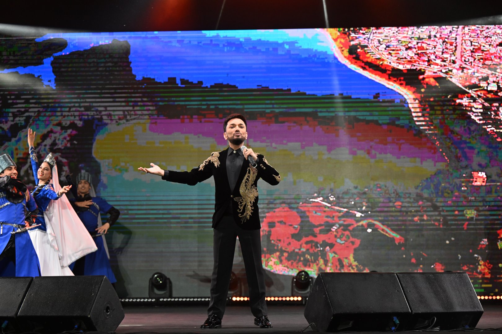 Concert held in Heydar Aliyev Center park on occasion of National Salvation Day (PHOTO)