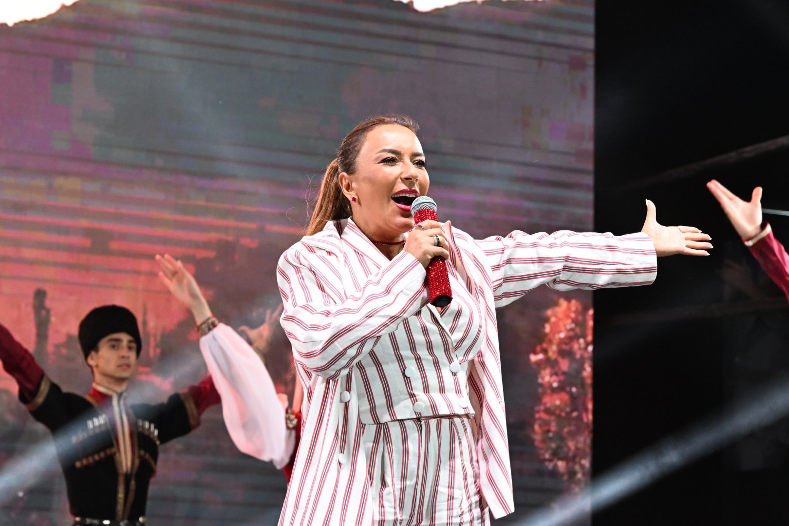 Concert held in Heydar Aliyev Center park on occasion of National Salvation Day (PHOTO)
