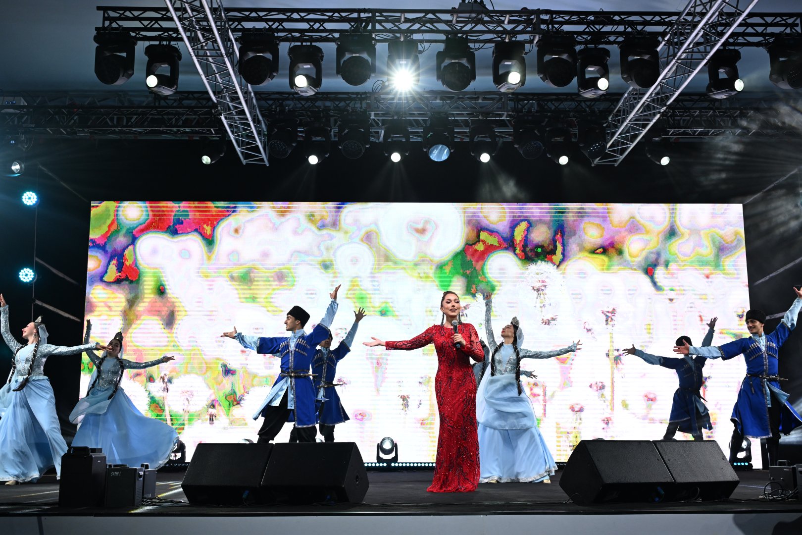 Concert held in Heydar Aliyev Center park on occasion of National Salvation Day (PHOTO)