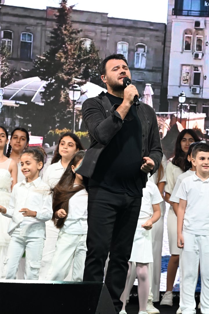 Concert held in Heydar Aliyev Center park on occasion of National Salvation Day (PHOTO)