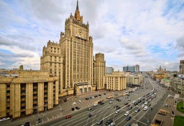 Russian citizens advised to exit Iran via Azerbaijan amid airspace closure