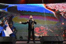 Concert held in Heydar Aliyev Center park on occasion of National Salvation Day (PHOTO)