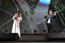 Concert held in Heydar Aliyev Center park on occasion of National Salvation Day (PHOTO)