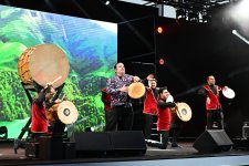 Concert held in Heydar Aliyev Center park on occasion of National Salvation Day (PHOTO)