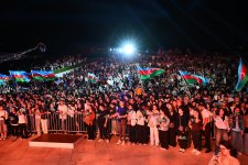 Concert held in Heydar Aliyev Center park on occasion of National Salvation Day (PHOTO)