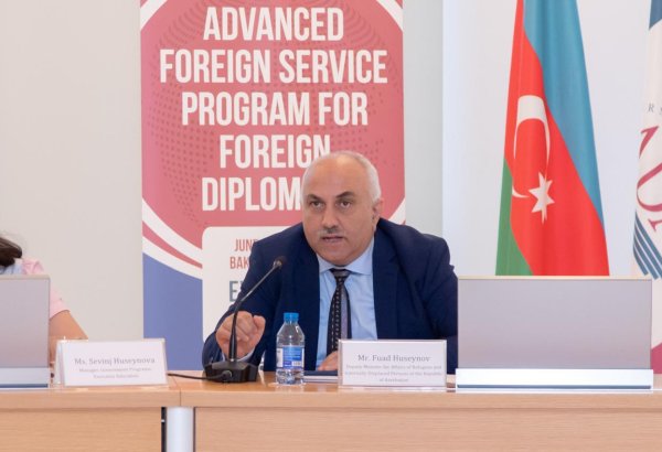 Azerbaijan briefs foreign diplomats on its ex-IDPs' return to liberated lands