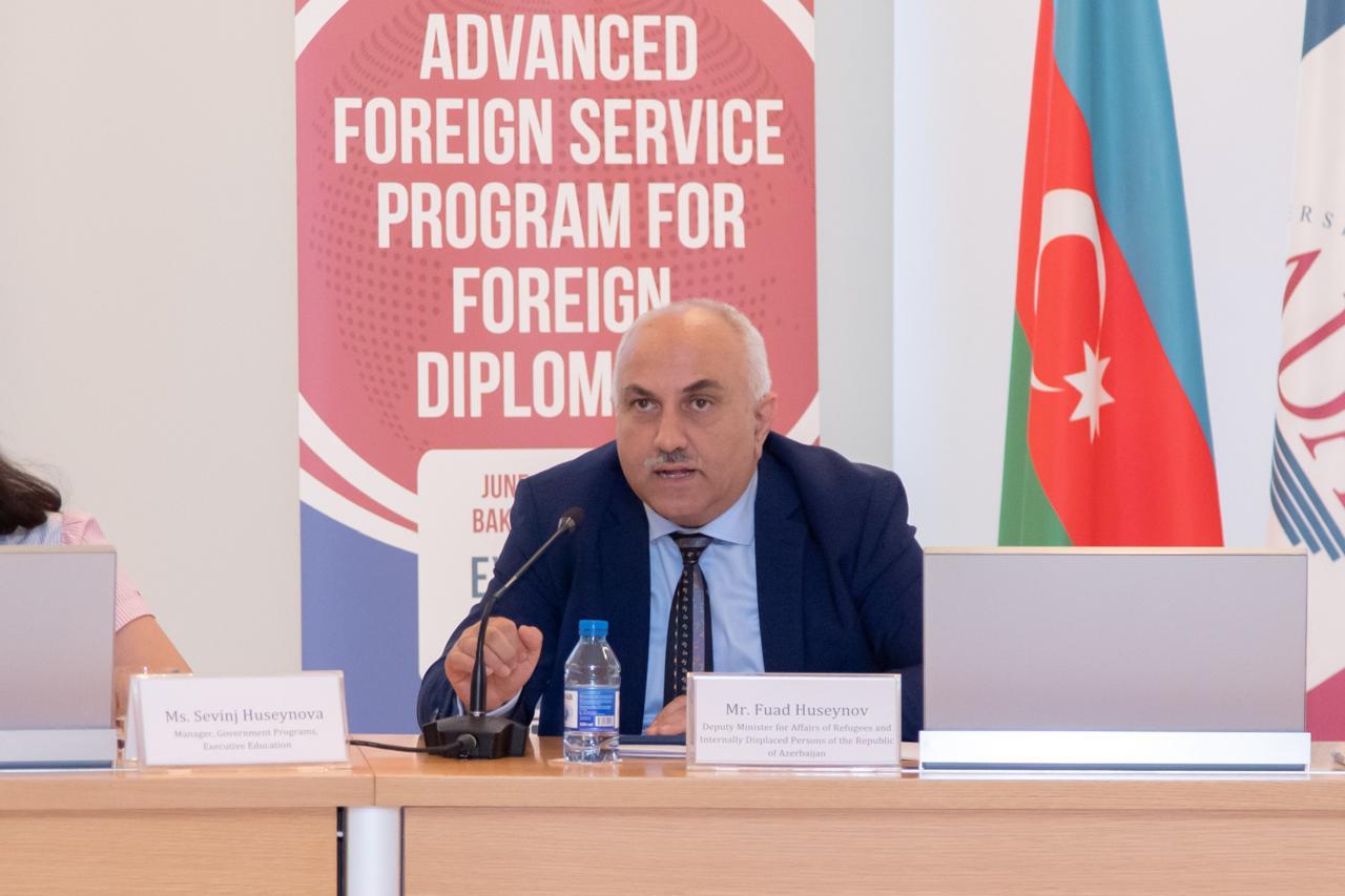 Azerbaijan briefs foreign diplomats on its ex-IDPs' return to liberated lands